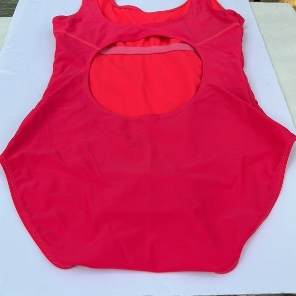 Old Navy One Piece Bathing Swim Suit Keyhole Back size Large - Picture 6 of 9